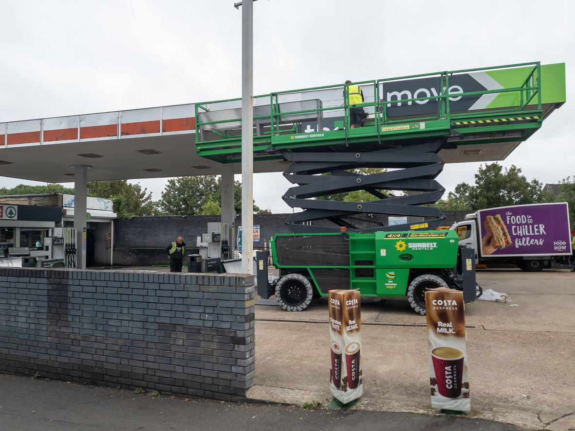 shop-sign-fitting-work